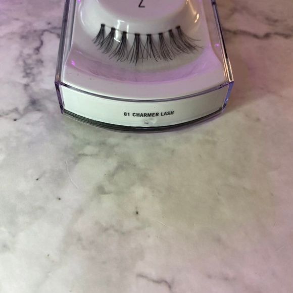 MAC Cosmetics M·A·C Lash 81 Charmer Lash - Picture 3 of 6